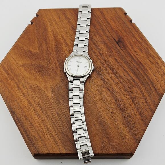 Fossil Womens Date Dial Boyfriend Watch Silver Tone Roman Numeral Casual ES-2651 - Picture 4 of 7